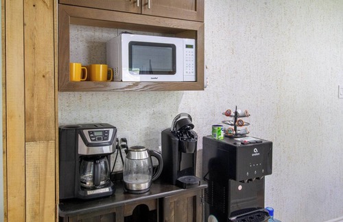 Scugog Cottage | Renovated Cottage with Sauna, Unlimited WiFi, nearby access to Lake Scugog!