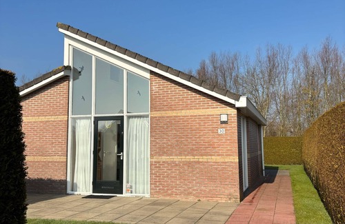 Tzummarum House | Renovated, detached and cozy vacation home with fenced garden!