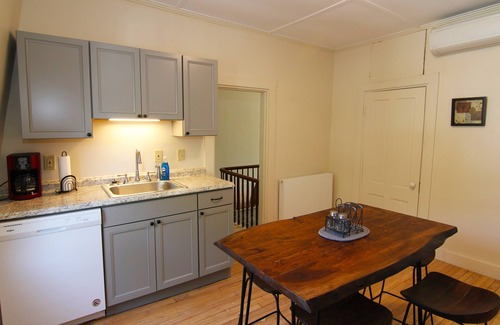 Bar Harbor Apartment | Renovated downtown Bar Harbor apartment, park and walk to shops and restaurants.