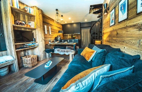 Le Lavachet Apartment | Renovated Duplex Near Slopes & Shops with Balcony
