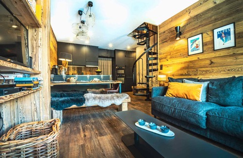 Le Lavachet Apartment | Renovated Duplex Near Slopes & Shops with Balcony