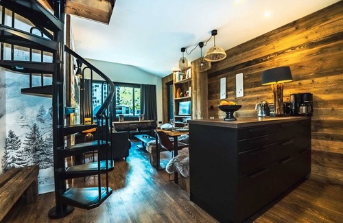 Le Lavachet Apartment | Renovated Duplex Near Slopes & Shops with Balcony