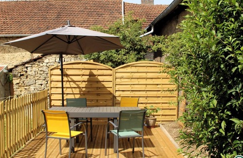 Gourgeon Cottage | Renovated family cottage with garden in the heart of the Saône Valley