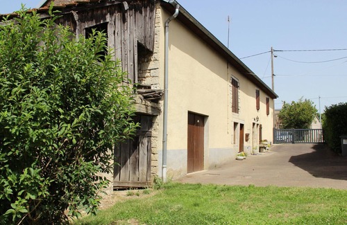 Gourgeon Cottage | Renovated family cottage with garden in the heart of the Saône Valley