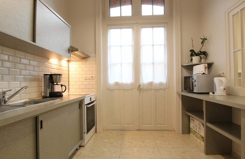 Saint-Cyr-du-Bailleul Cottage | Renovated station house, perfect for hiking, pets allowed, near Greenway