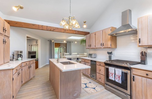 Cotuit House | Renovated Getaway: A/C, Tennis, Private beach on North Bay. Close to everything