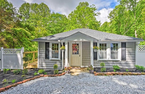 Highlands House | Renovated Highlands Cottage 3 Miles to Downtown!