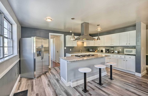 Bartonville Cottage | Renovated Historic Cottage ~ 4 Mi to Peoria!