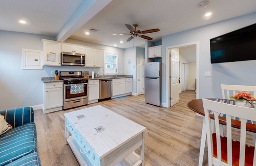 Wareham Center House | Renovated home and cottage with enclosed yard, grill, W/D - close to the beach