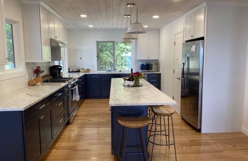 Kewadin House | Renovated house with sandy beach on the Bay 5 minutes from Elk Rapids