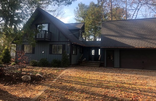 Kewadin House | Renovated house with sandy beach on the Bay 5 minutes from Elk Rapids