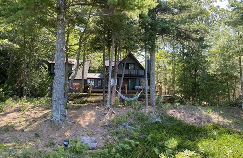 Kewadin House | Renovated house with sandy beach on the Bay 5 minutes from Elk Rapids