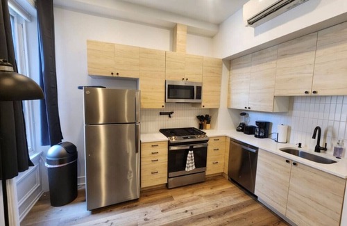 Center City West Apartment | Renovated Jr 1BR | Center City | Sleeps 4 | 2 Beds