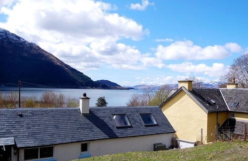 Onich Cottage | Renovated lochside cottage nr Fort William & Glencoe (sleeps 4-6)