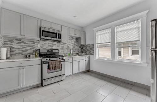 North Buffalo House | Renovated Main Floor Large 3 Bed House