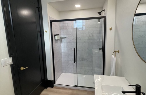 Williston Apartment | Renovated modern studio apartment in the heart of downtown.