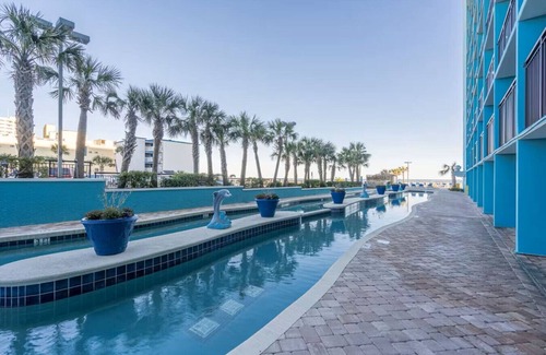 Myrtle Beach Apartment | Renovated Oceanfront King Suite-Landmark Unit 815