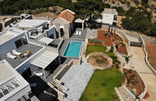 Kefalas House | Renovated old sheepfold, magnificent views over the Aegean Sea and shared swimming pool