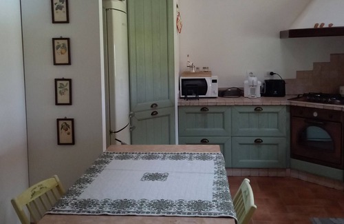 Lesignano de' Bagni Apartment | Renovated rural house in the hills near Parma