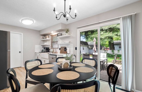 Cuyahoga Falls House | Renovated Ranch|Patio Vibes|Fully Stocked Kitchen|Sleeps 6