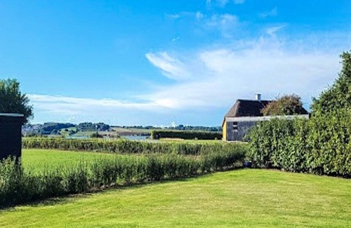 Hejlsminde Strand House | Renovated Retreat in Hejlsminde-By Traum