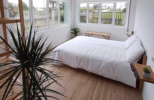 Meiras House | Renovated rural house with garden, 5 minutes from beaches.