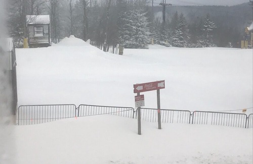 Snowshoe Apartment | Renovated slope side/view, ski in/out, 2216,slps 6