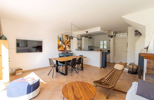 Port Grimaud House | Renovated South-oriented house - A/C, WIFI, 11m mooring