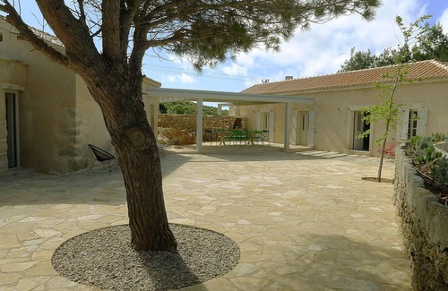 Aroniadika House | Renovated Stone House At Aroniadika