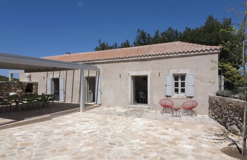 Aroniadika House | Renovated Stone House At Aroniadika