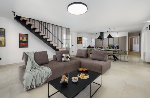 Rosini House | Renovated stone house in a quiet location ? ideal for two families.