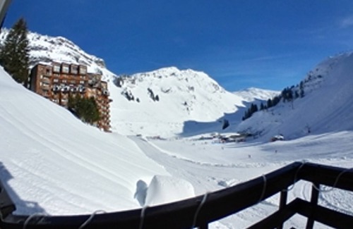 Avoriaz Apartment | Renovated Studio for 4 - Ski-In/Ski-Out Access - Near Cable Car & Slopes in Morzine