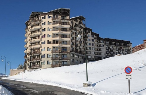 Reberty Apartment | Renovated Studio near Slopes with Balcony, Sleeps 3