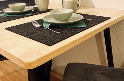 Andreasvorstadt Apartment | Renovated studio with balcony, WiFi, Netflix & kitchen near the city