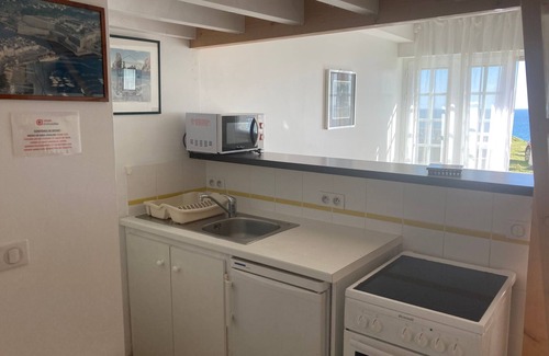 Le Palais Apartment | Renovated studio with parking, wifi, near beach and town center