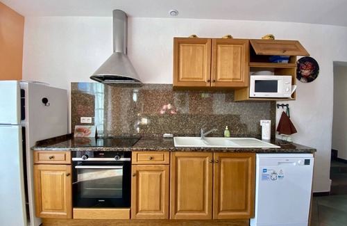 Cambo-les-Bains Apartment | Renovated T3 apartment with WIFI, near Cambo-les-Bains thermal baths