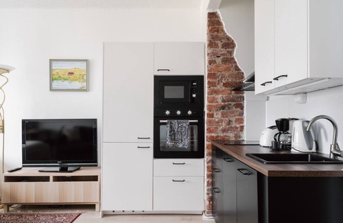 Kallio Apartment | Renovated Top Floor Studio in Kallio