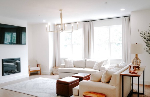 Prince Frederick House | Renovated Townhome in Heart of Prince Frederick