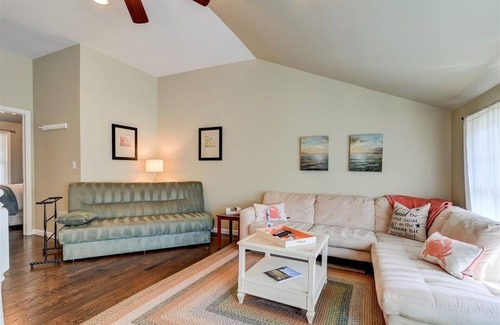Bradley Beach House | Renovated Two Bedroom Carriage House in Bradley Beach
