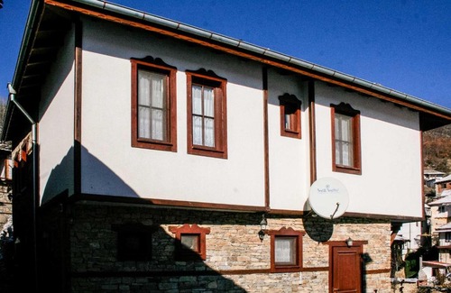 Delchevo Villa | Renovated Villa Overlooking The Pirin Mountains