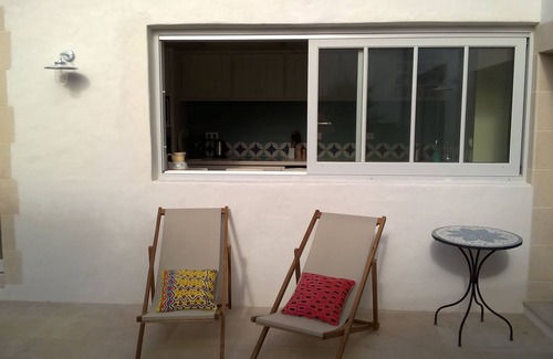 Ars-en-Re House | renovated village house with pretty courtyard 6/8