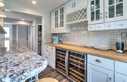 Deale House | Renovated Waterfront Estate w/ Dock & Views!