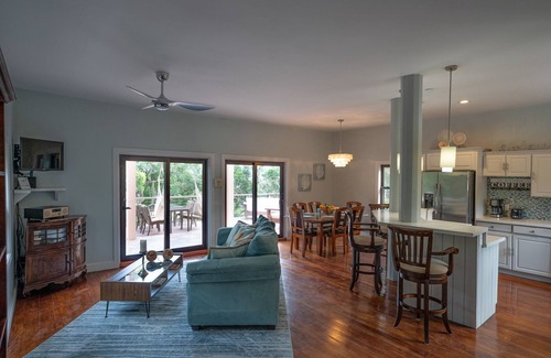 Antoneys Cay House | Renovated West Bay Resort-Like Luxury! Ocean Views, Pool/W-Fall, Walk to Beach!