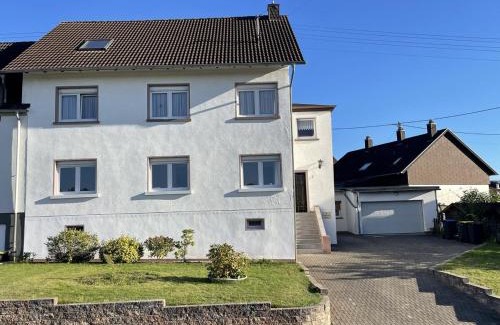 Riegelsberg Apartment | Renovierte 85qm 6 PAX Altbauwohnung und Terasse - Apartment "Karin"