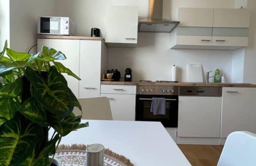 Mendig Apartment | Renovierte Wohnung in Mendig für 7 Gäste