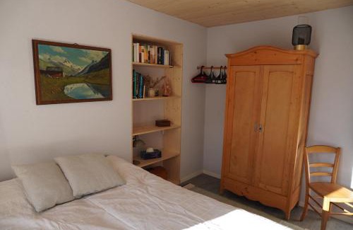 Evolene Apartment | Renovierte Wohnung mit Ausblick für 1-2 Personen