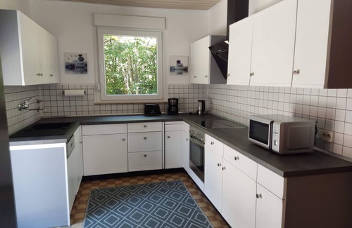 Orscholz House | Renoviertes Forsthaus mit Feuerstelle und Kaminofen. Nähe Aussichtpunkt Cloef