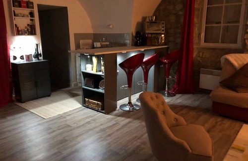 Ruoms Apartment | Rent apartment in the old mas of 1856.
