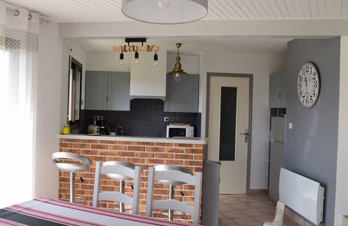 Ambon House | Rent House 400m from the beach