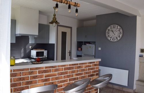Ambon House | Rent House 400m from the beach